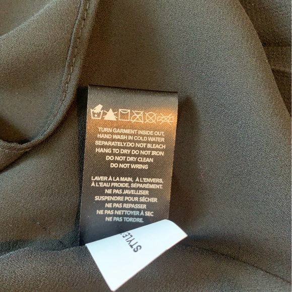 RW&Co pleated halter dress excellent condition - Picture 4 of 6